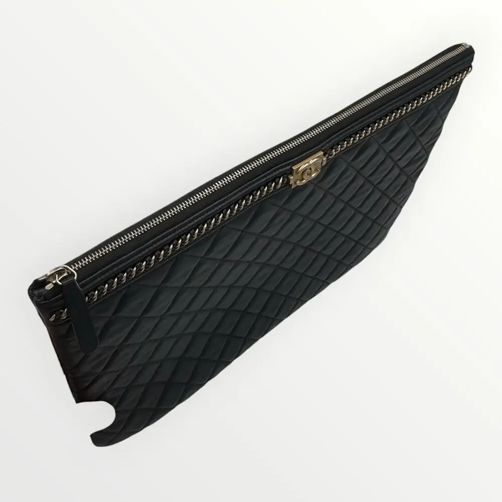 Large O Case Black Quilted Lambskin Zip Pouch Gold CC Clutch Bag